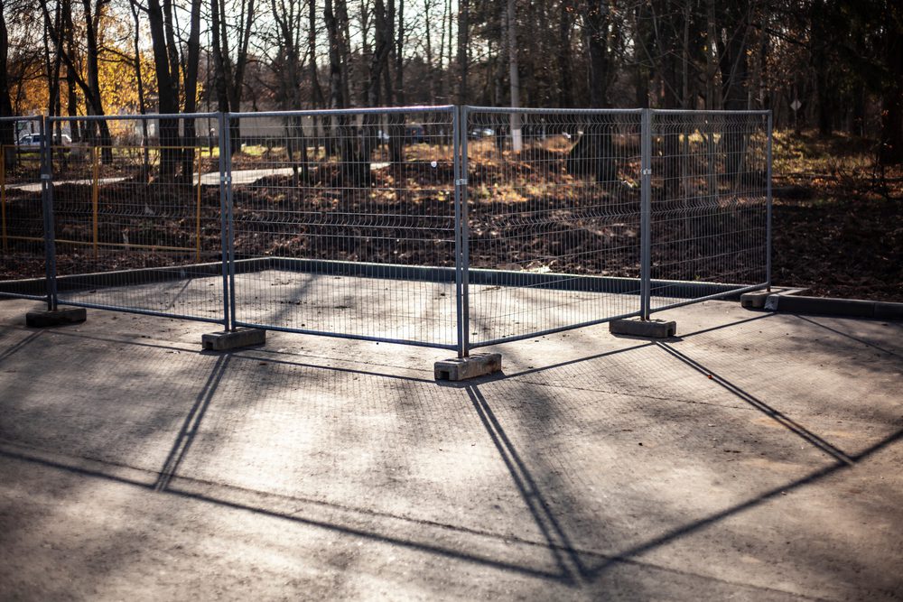 Steel Pipe or Steel Board Fencing- Which is Best?